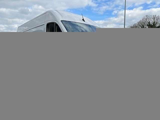 Gebraucht Peugeot Boxer 140 PS (102 kW) 2024 Weiss (metallic) Van