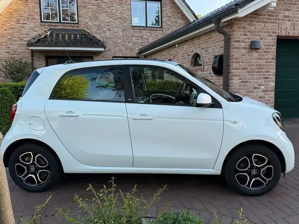 Gebraucht Smart ForFour Prime 71 PS (52 kW) 2015 Weiß Kleinwagen
