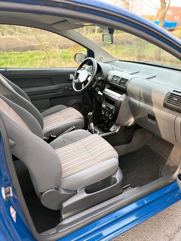 Usado VW Fox 64 HP (47 kW) 2005 Azul Citadino