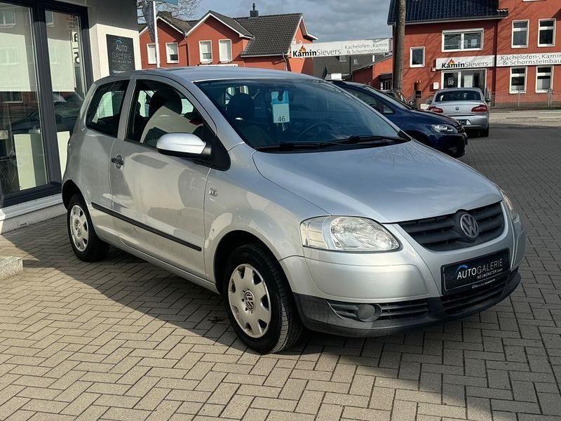 Gebraucht VW Fox Basis 54 PS (39 kW) 2007 Silber Kleinwagen