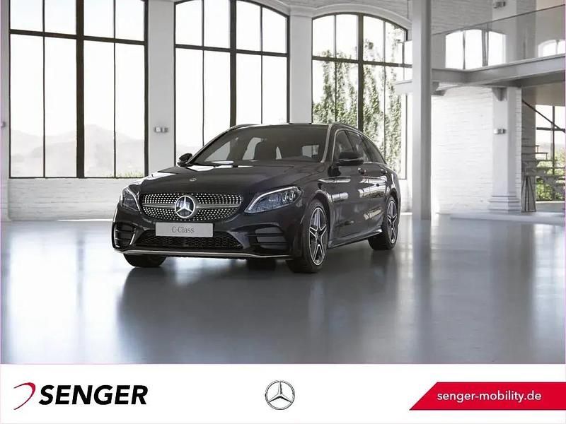 Lack obsidianschwarz Gebraucht 2020 Mercedes C220 AMG Kombi | 29.880 € (Etwas zu teuer) - Bild 1/1