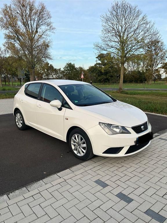 Weiß Gebraucht 2017 Seat Ibiza CONNECT Limousine | 9.300 € (Guter Preis) - Bild 1/4