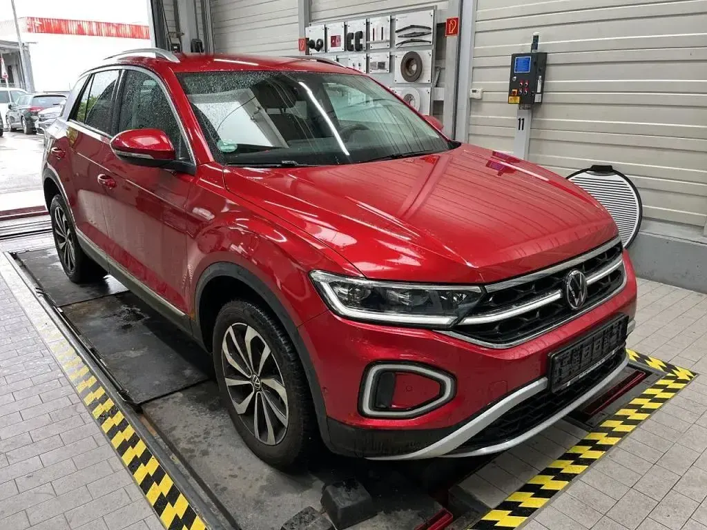 Gebraucht VW T-Roc Style 150 PS (110 kW) 2023 Rot SUV