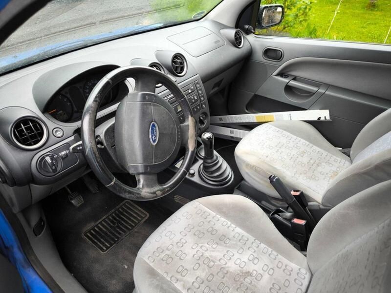 Blau Gebraucht 2003 Ford Fiesta Kleinwagen | 500 € (Superpreis) - Bild 1/3