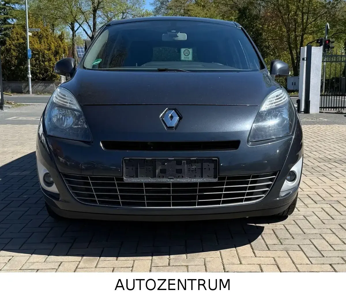 Gebraucht Renault Scénic III Dynamique 131 PS (96 kW) 2011 Grau Limousine