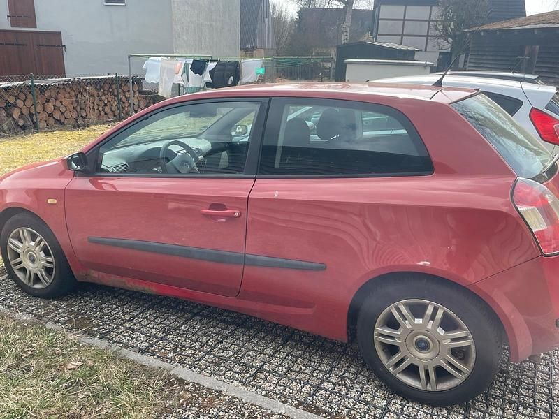 Gebraucht Fiat Stilo 133 PS (97 kW) 2003 Rot Limousine