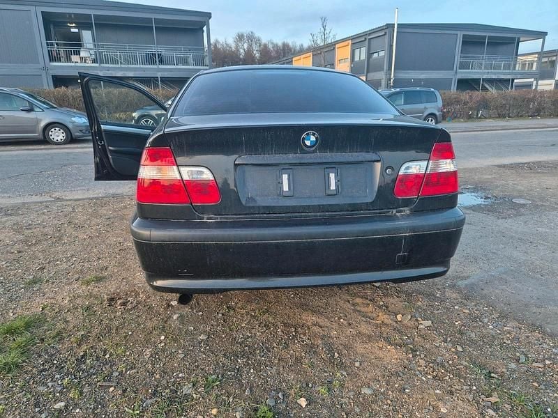 Gebraucht BMW 316 116 PS (85 kW) 2002 Schwarz Limousine