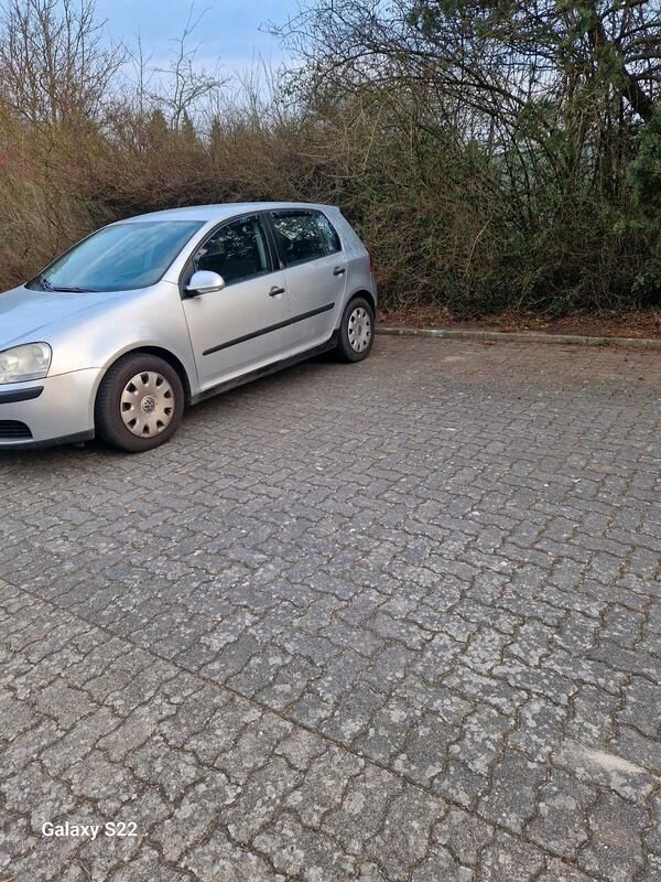 Silber Gebraucht 2004 VW Golf V Limousine | 1.999 € (Fairer Preis) - Bild 1/4