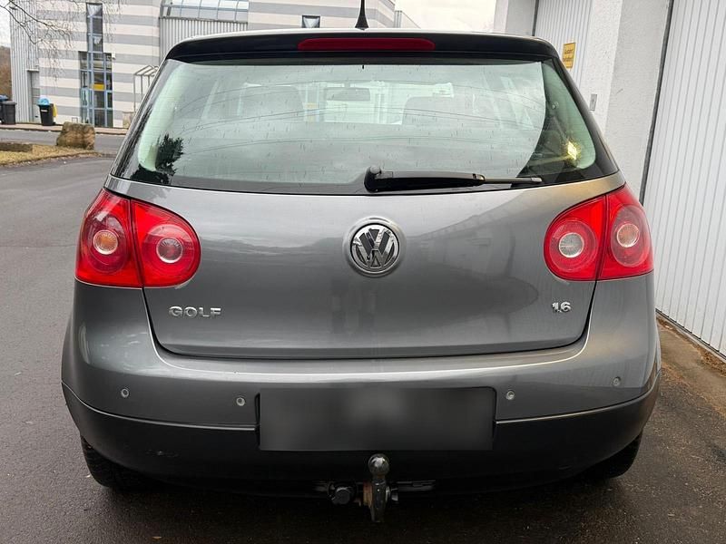 Gebraucht VW Golf V 102 PS (75 kW) 2008 Silber Kleinwagen