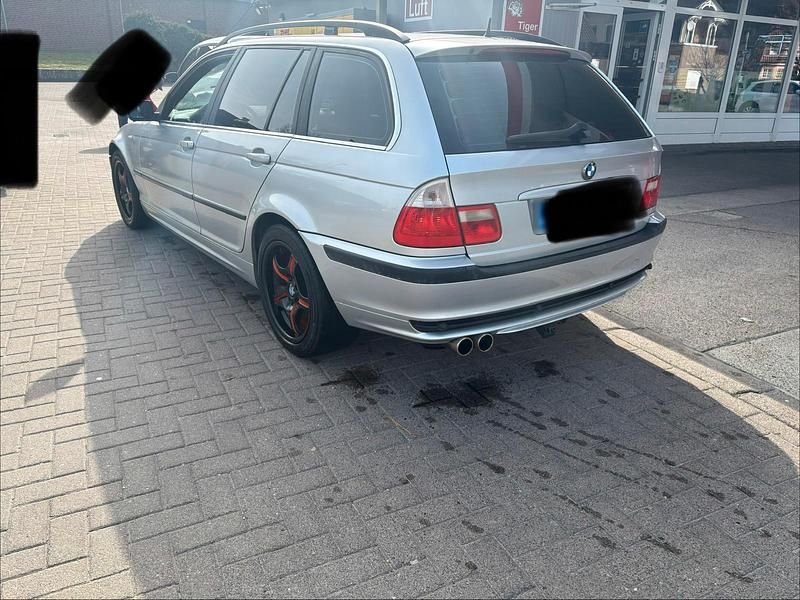 Gebraucht BMW 325 192 PS (141 kW) 2002 Silber Kombi