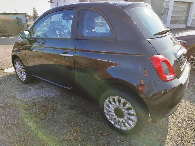 Gebraucht Fiat 500 69 PS (50 kW) 2023 Vesuvio schwarz Kleinwagen
