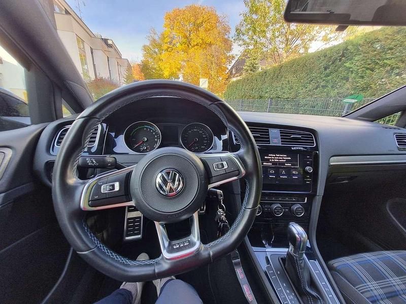 Gebraucht VW Golf VII GTE 150 PS (110 kW) 2018 Schwarz Limousine