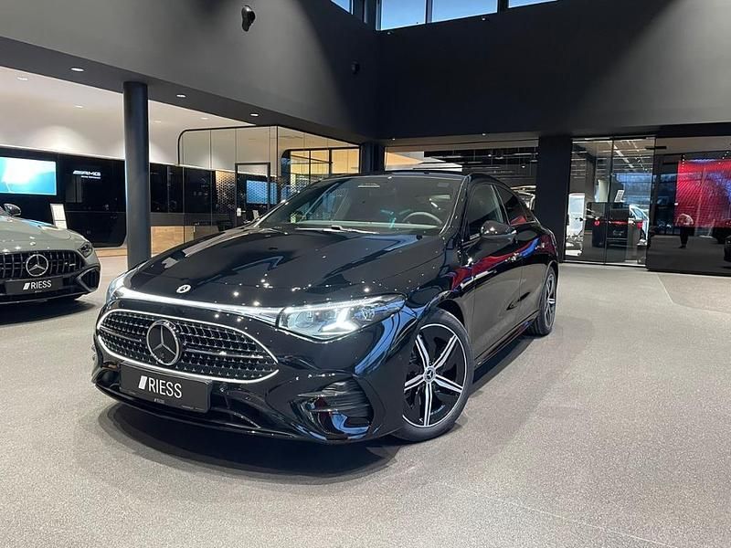Gebraucht Mercedes CLA200 AMG 184 PS (135 kW) 2026 Unilack nachtschwarz uni Coupé
