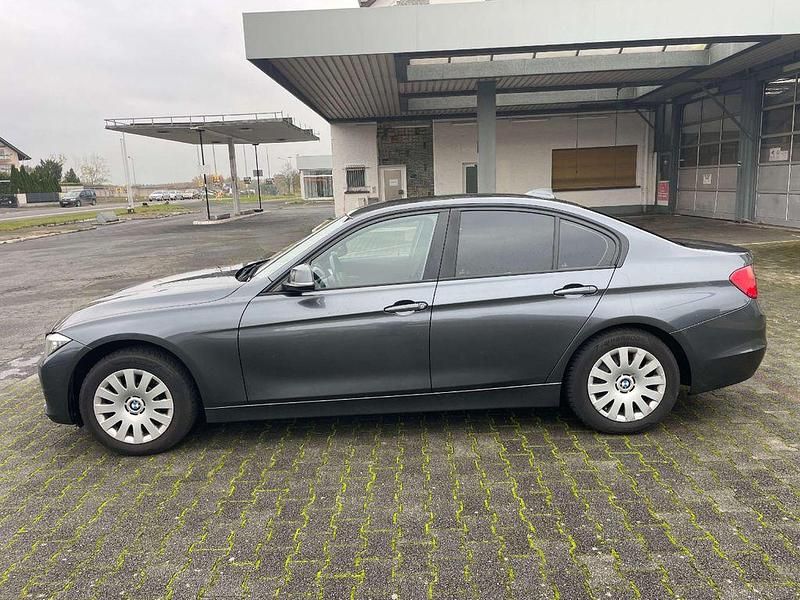 Gebraucht BMW 316 116 PS (85 kW) 2015 Grau Limousine
