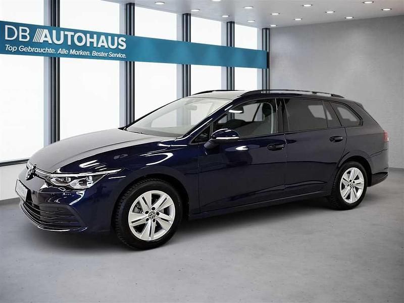 Blau Gebraucht 2023 VW Golf VIII Life Kombi | 23.410 € (Guter Preis) - Bild 1/4