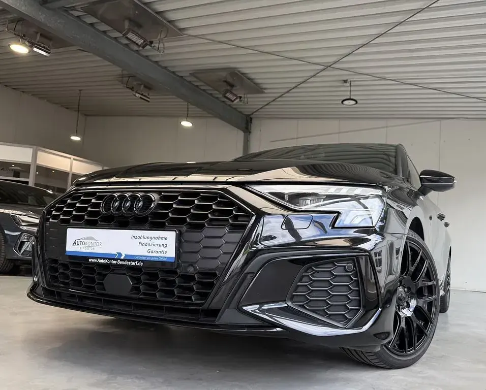 Gebraucht Audi A3 S-Line 150 PS (110 kW) 2022 Mythosschwarz Limousine