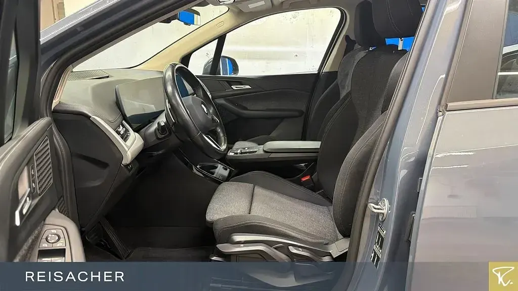Gebraucht BMW 220 Active Tourer Sport Line 156 PS (114 kW) 2023 Grau Van / Kleinbus