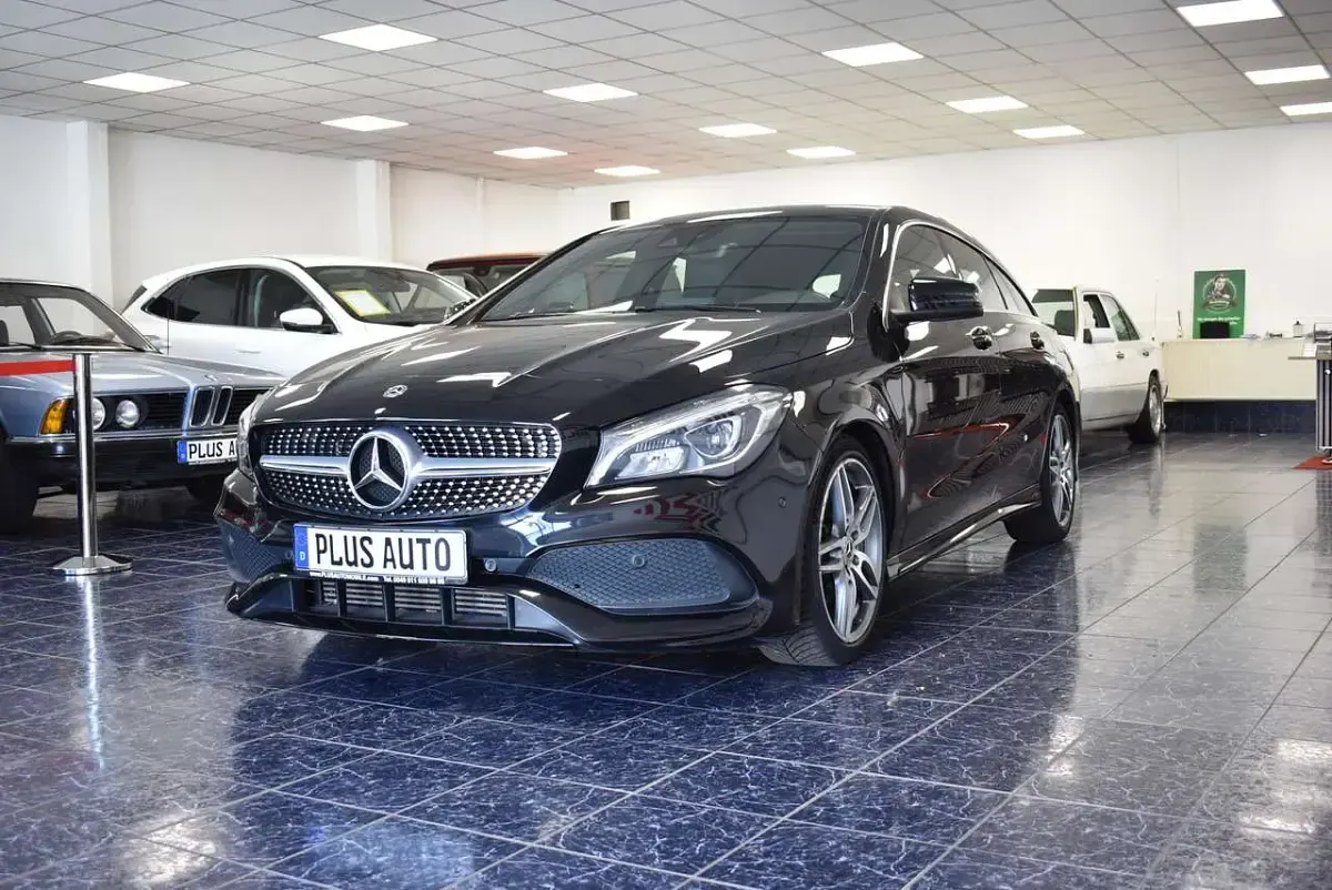 Gebraucht Mercedes CLA180 AMG line 122 PS (89 kW) 2018 Kosmosschwarz Limousine