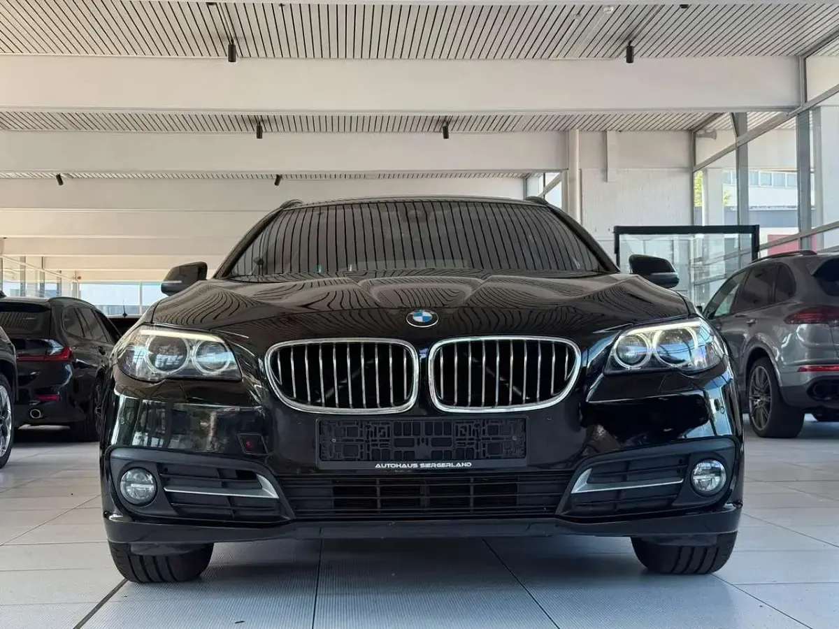 Gebraucht BMW 520 Performance 190 PS (139 kW) 2016 Schwarz Kombi