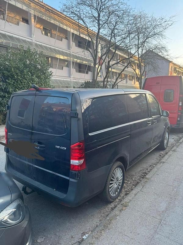Gebraucht Mercedes Vito 162 PS (119 kW) 2018 Blau Van