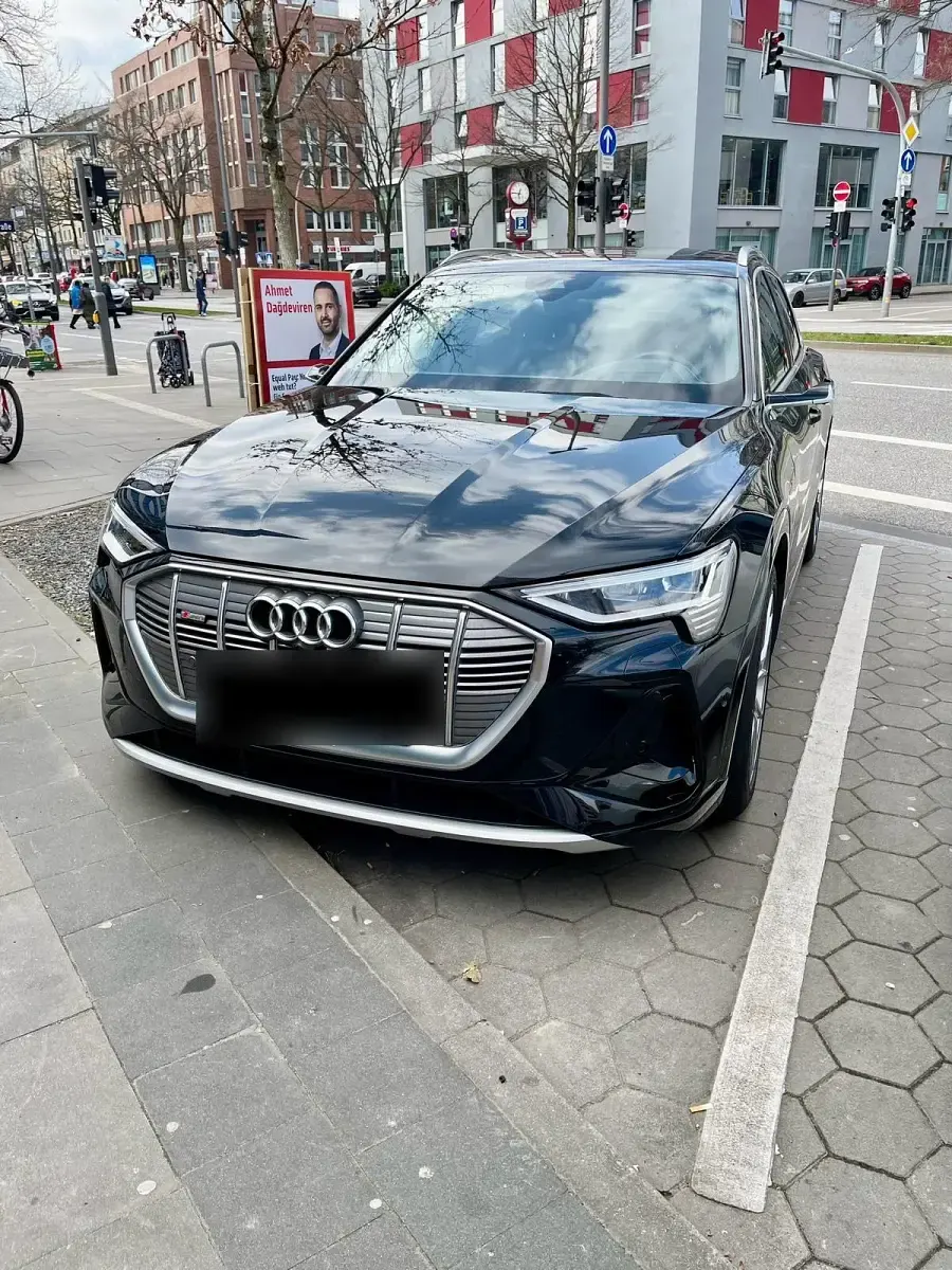 Gebraucht Audi e-tron S-Line 242 kW (330 PS) 2020 Schwarz SUV