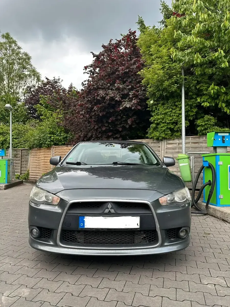 Gebraucht Mitsubishi Lancer 140 PS (102 kW) 2010 Grau Limousine
