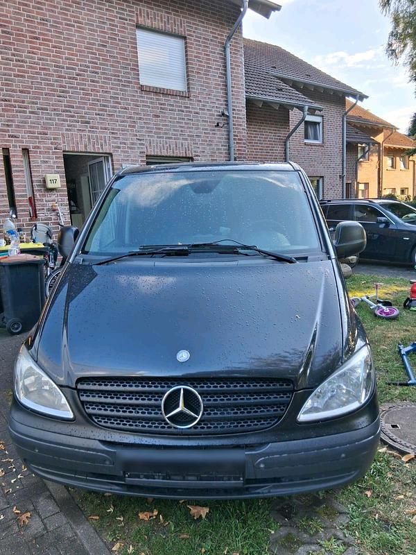 Schwarz Gebraucht 2007 Mercedes Vito Van / Kleinbus | 6.000 € (Fairer Preis) - Bild 1/4