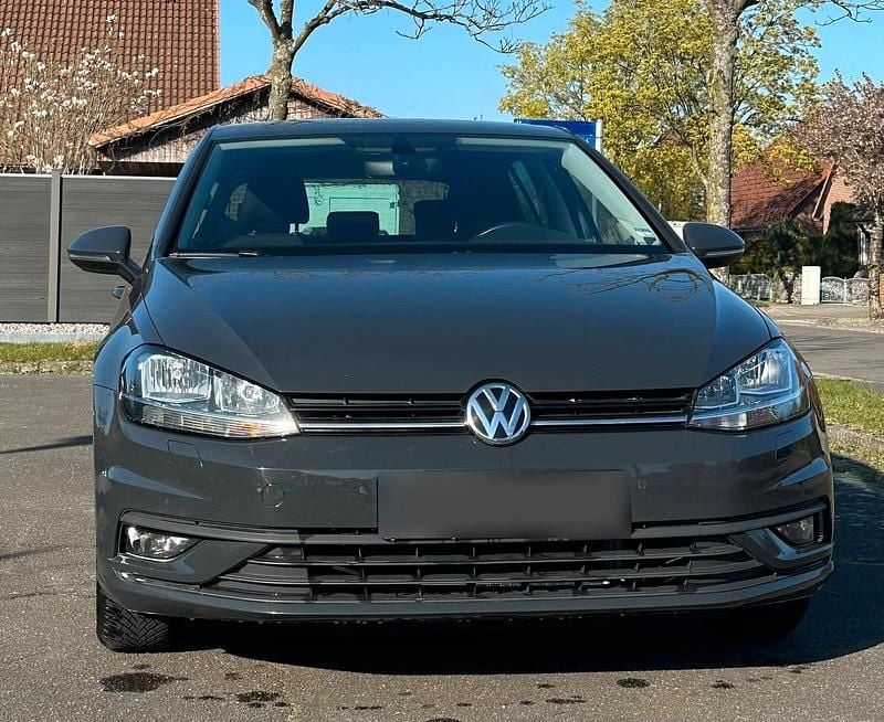 Gebraucht VW Golf VII 116 PS (85 kW) 2018 Grau Limousine