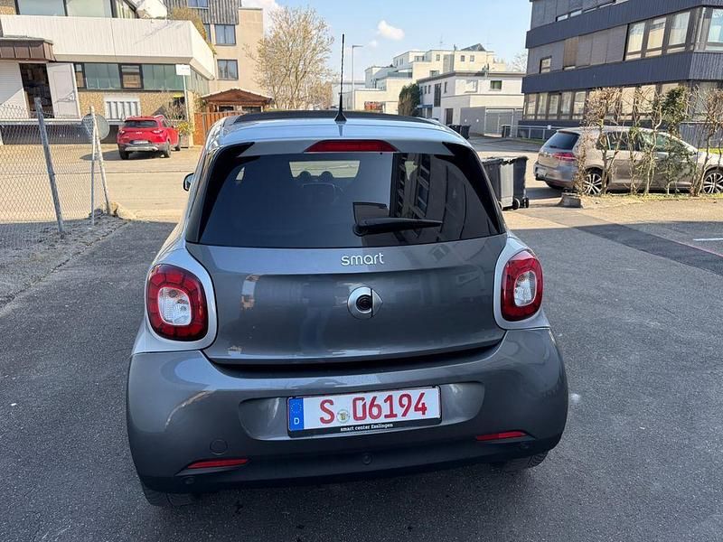 Gebraucht Smart ForFour Passion 90 PS (66 kW) 2018 Silber Kleinwagen