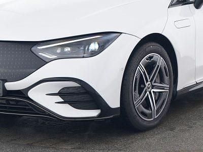 Gebraucht Mercedes EQE300 Premium 180 kW (245 PS) 2025 Weiß Limousine