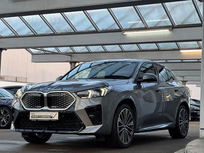 Gebraucht BMW iX2 M Sport 230 kW (313 PS) 2024 Grau SUV