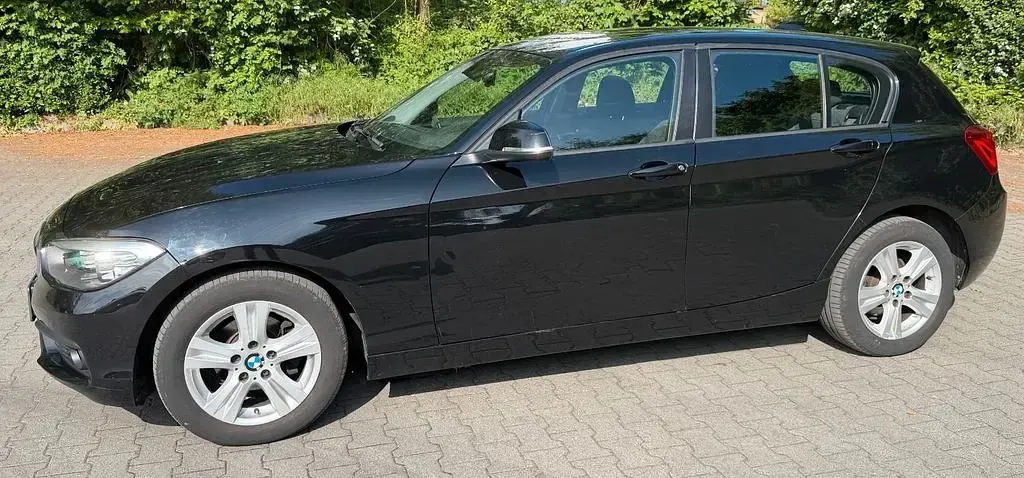 Gebraucht BMW 116 Advantage 109 PS (80 kW) 2015 Schwarz Kleinwagen