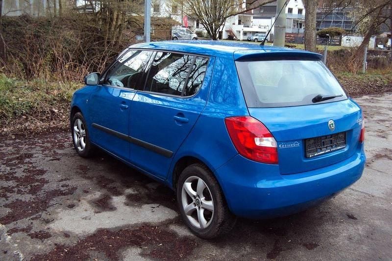 Gebraucht Skoda Fabia Style 86 PS (63 kW) 2010 Blau Limousine