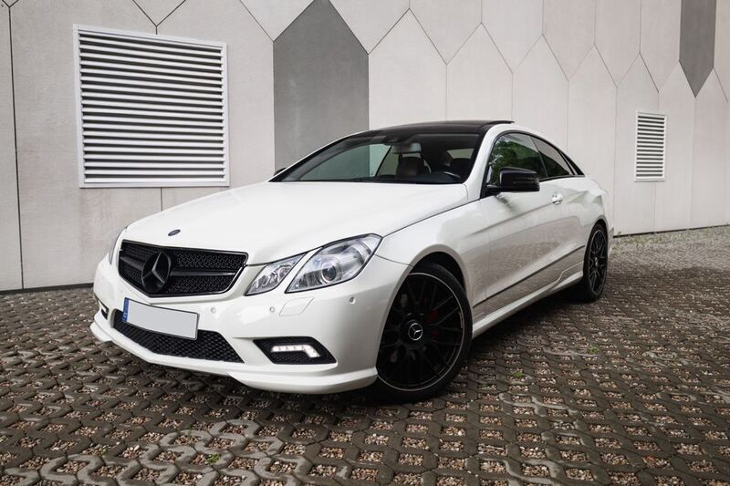 Weiß Gebraucht 2010 Mercedes E350 Coupé | 15.000 € (Fairer Preis) - Bild 1/4