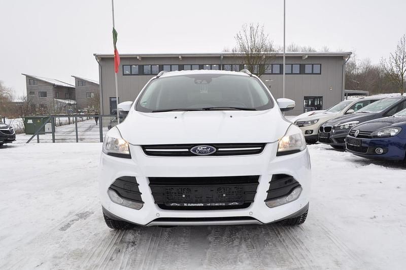 Gebraucht Ford Kuga Titanium 140 PS (102 kW) 2013 Weiß SUV