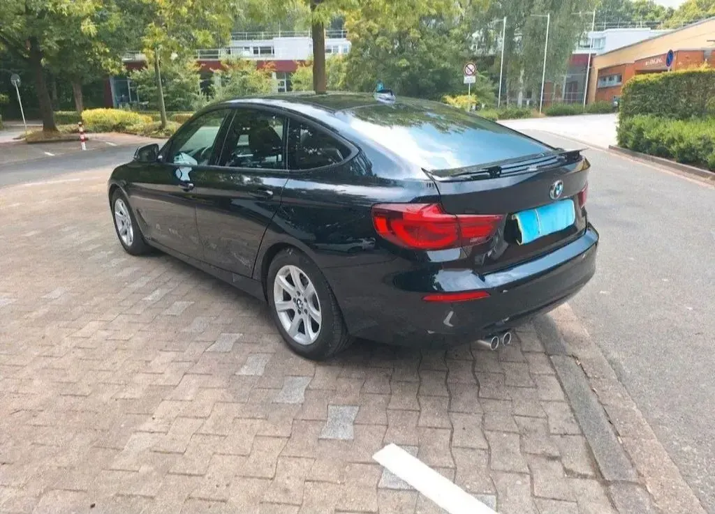 Second-hand BMW 320 190 CP (139 kW) 2020 Negru Berlinǎ