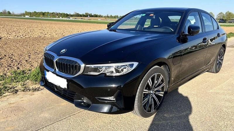 Gebraucht BMW 330e M Sport 252 PS (185 kW) 2020 Schwarz Limousine