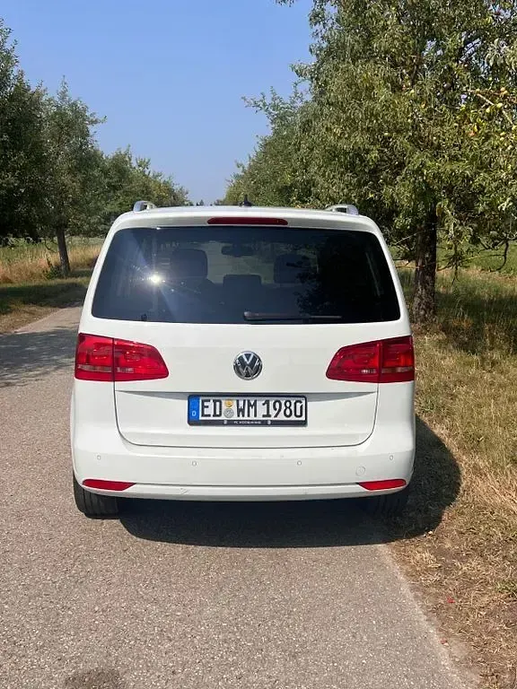 Gebraucht VW Touran Life 140 PS (102 kW) 2014 Weiß Van / Kleinbus