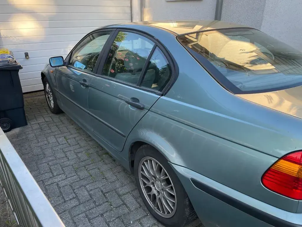 Gebraucht BMW 320 150 PS (110 kW) 2003 Grün Limousine