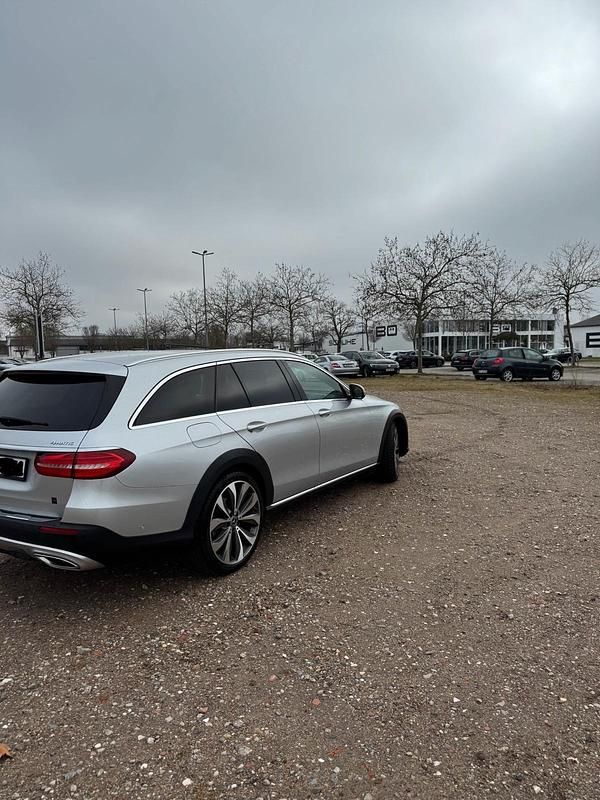 Gebraucht Mercedes E220 All-Terrain 194 PS (142 kW) 2017 Silber Kombi
