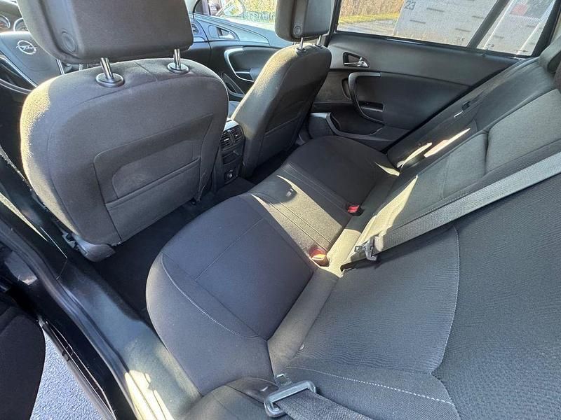 Gebraucht Opel Insignia Edition 140 PS (102 kW) 2010 Schwarz Kombi