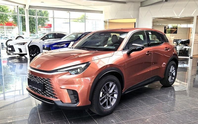 Neu Lexus LBX 136 PS (100 kW) 2025 Rot SUV