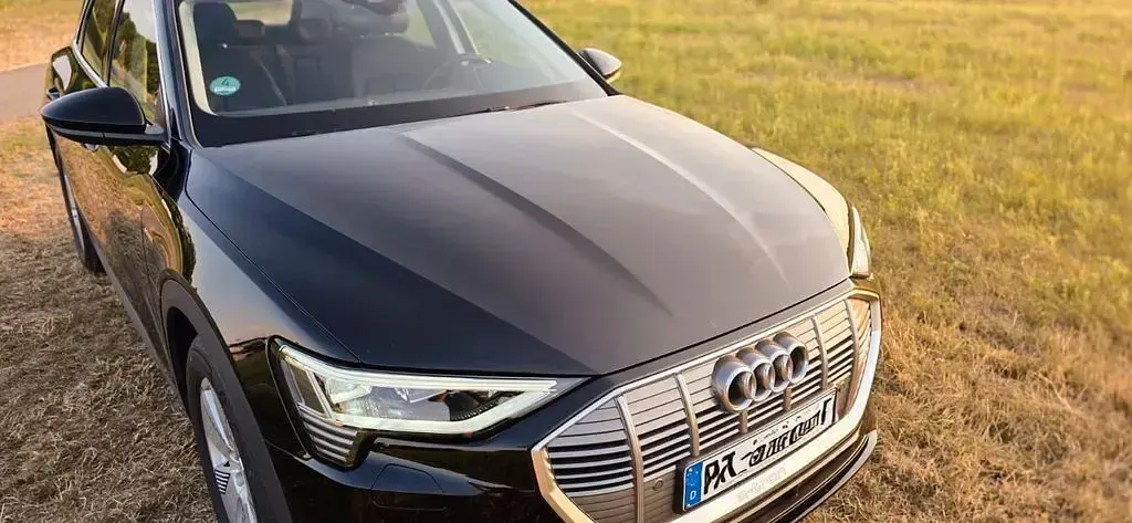 Gebraucht Audi e-tron 230 kW (313 PS) 2022 Schwarz SUV