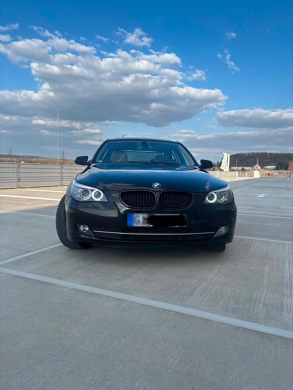 Gebraucht BMW 523 190 PS (139 kW) 2009 Schwarz Limousine