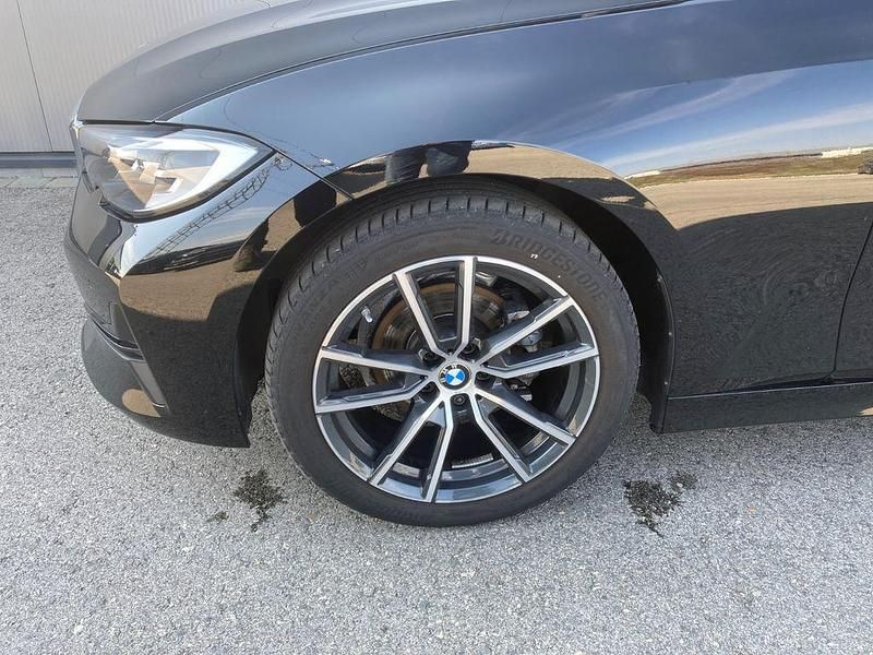 Gebraucht BMW 318 150 PS (110 kW) 2022 Schwarz Limousine