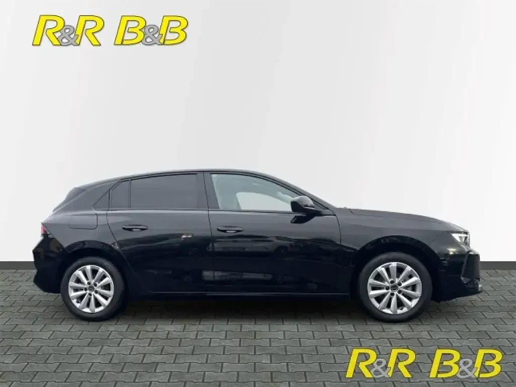 Gebraucht Opel Astra Elegance 131 PS (96 kW) 2024 Metallic) (schwarz Limousine