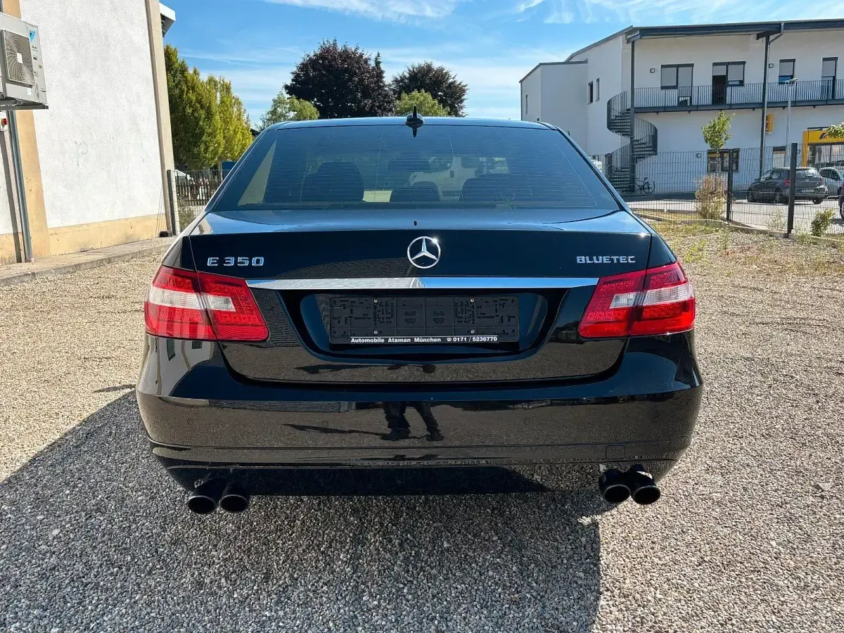 Gebraucht Mercedes E350 211 PS (155 kW) 2010 Schwarz Limousine