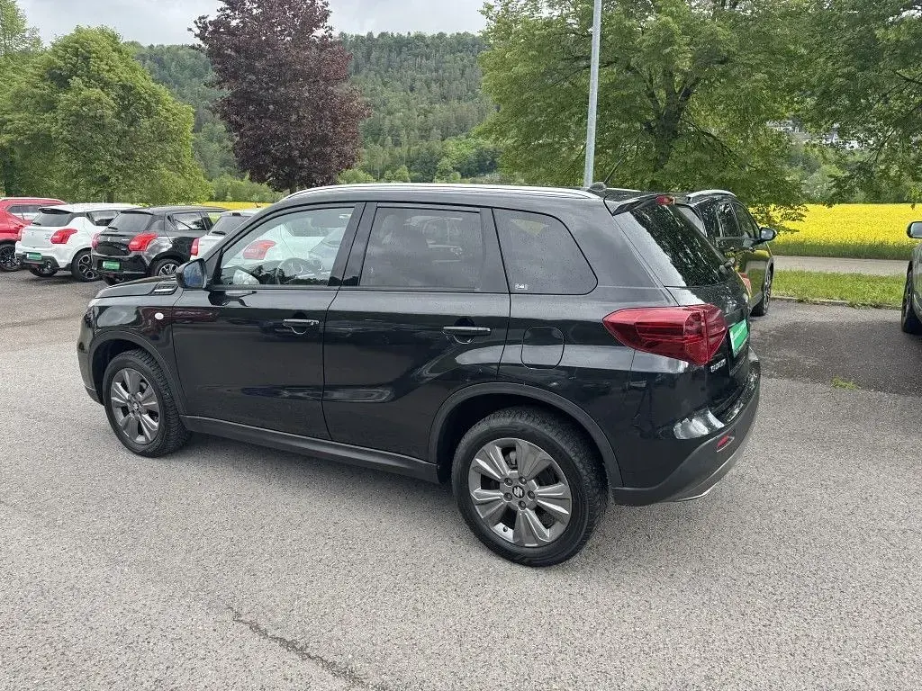 Gebraucht Suzuki Vitara Comfort 129 PS (94 kW) 2021 Schwarz SUV
