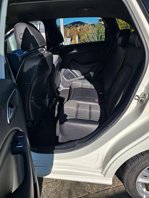 Gebraucht Mercedes B200 156 PS (114 kW) 2014 Weiß Van / Kleinbus