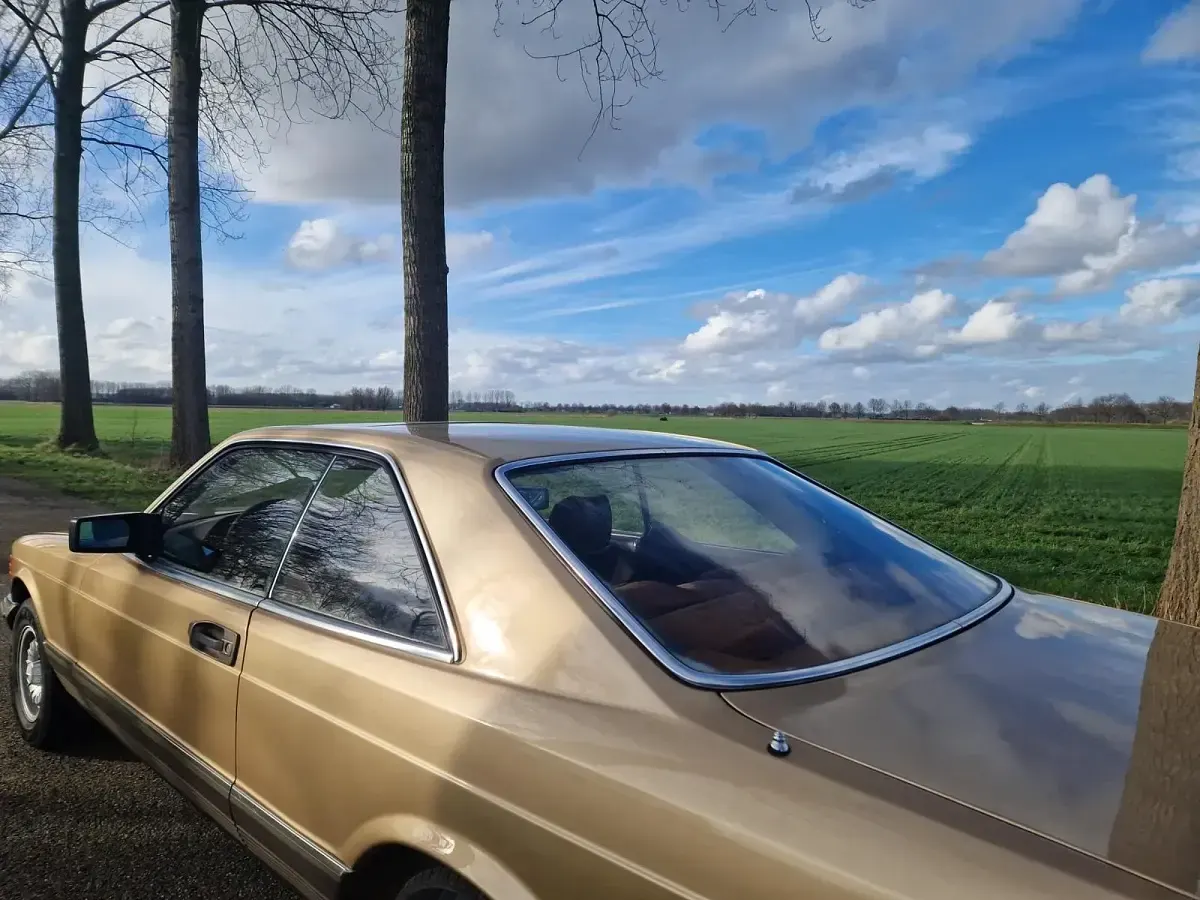 Gebraucht Mercedes 380 1983 Gold Coupé